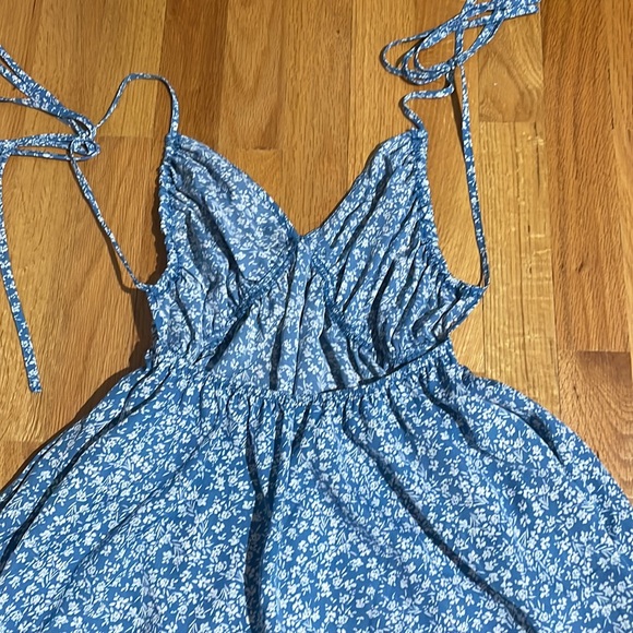 Blue Floral Dress Size Medium - Picture 5 of 6